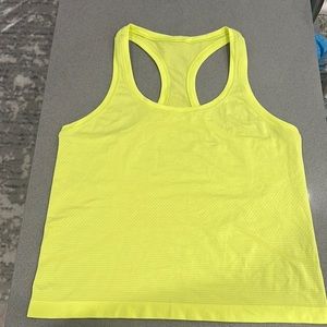 Lululemon Swiftly Tech Racerback 2.0 race length. Size 8.